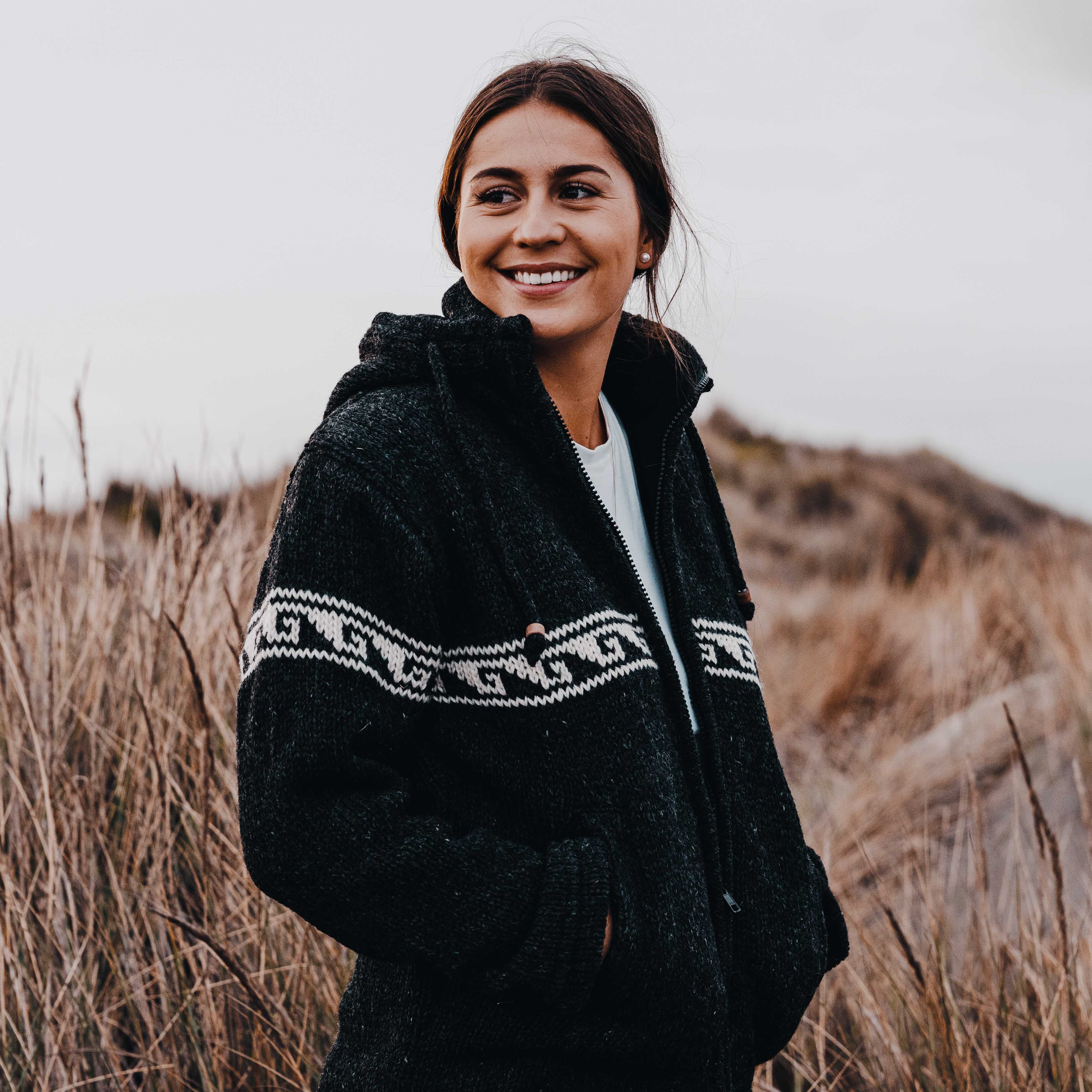 Women's Raglan Wave NZ Wool Jacket - Charcoal